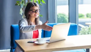 Como se comportar em uma entrevista de emprego via Teams
